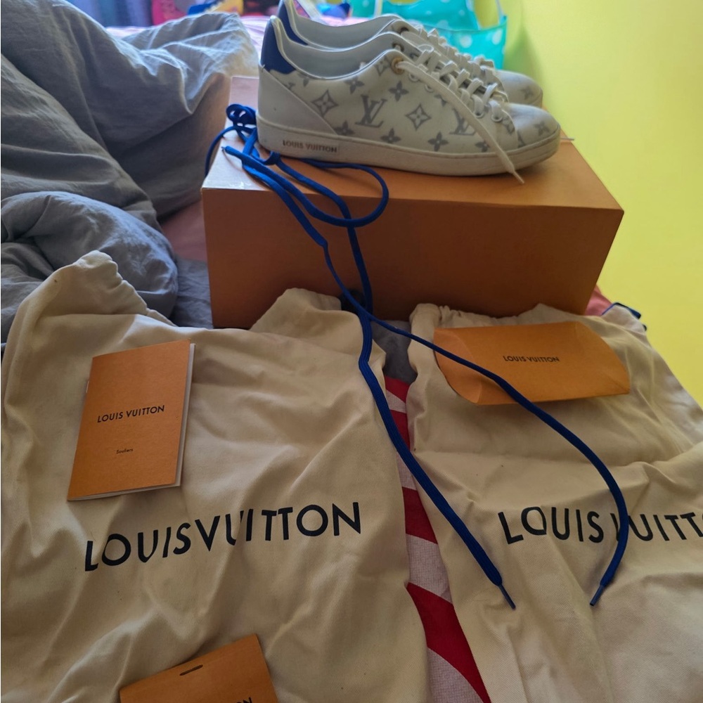 Louis Vuitton Monogram White and Gray Sneakers - Picture 4 of 5